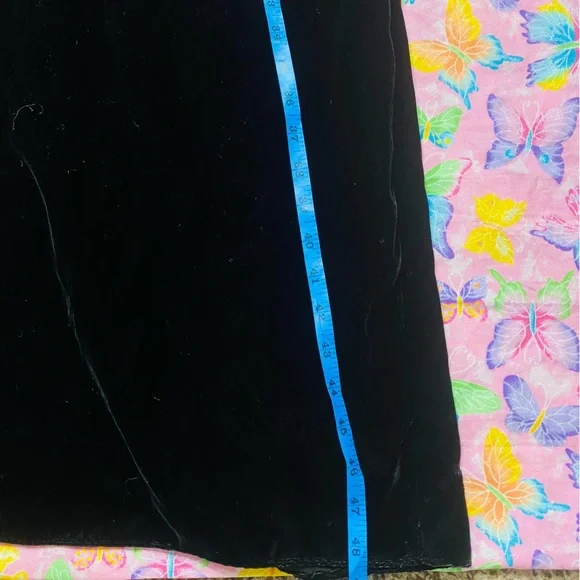 VINTAGE 1980s WOMENS BLACK VELVET PUFFY SLEEVE GOTHIC WEDNESDAYCORE EVENING GOWN - Picture 9 of 9